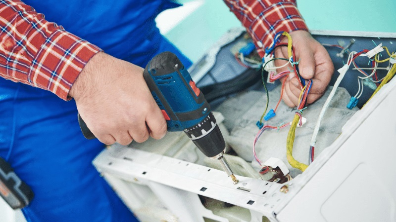 Mamak Vaillant Vaillant çamaşır makinesi kart tamiri – Su almama arızası orijinal parça ile giderildi. - Teknik servis örneği
